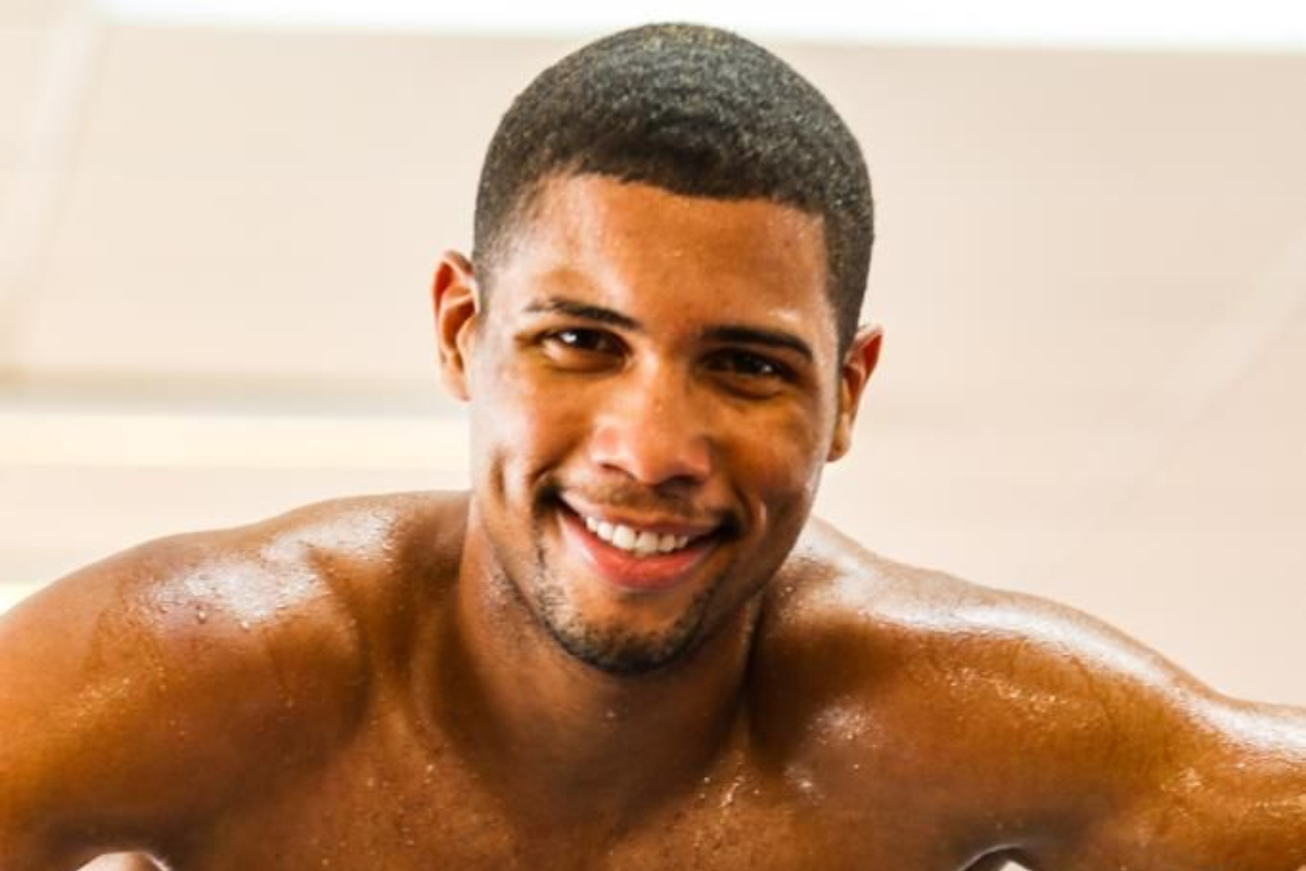 Hebert Conceição durante treino de boxe