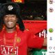 Patrice Evra comemora título com a camisa do Manchester United
