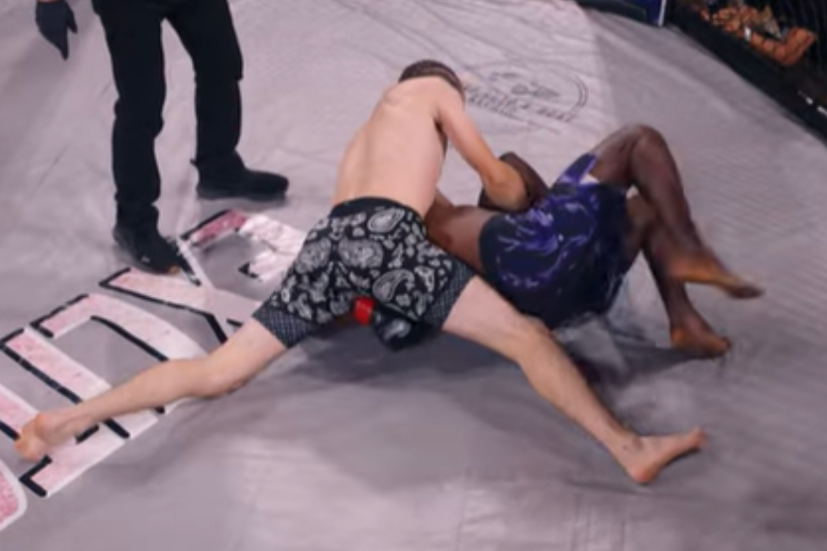 Alain Mbonerane e Robby Vaughn duelam no MMA amador