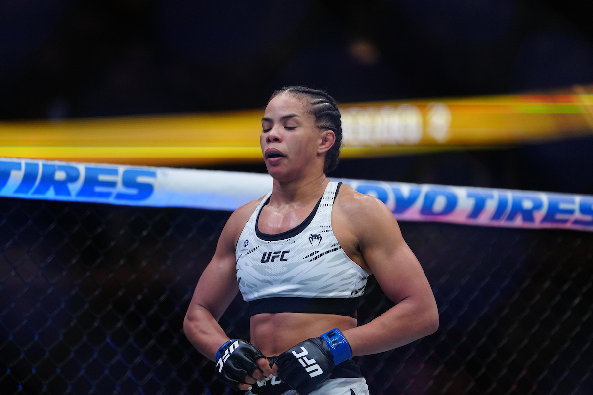 Dione Barbosa foi derrotada por Karine Killer no UFC 319