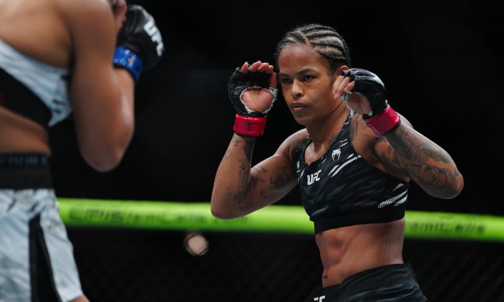 Karine Killer vence Dione Barbosa em decisão polêmica dos juízes no UFC 319