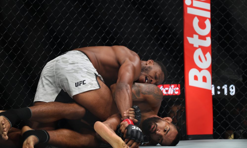 Brendson Ribeiro foi derrotado por Oumar Sy no UFC Paris