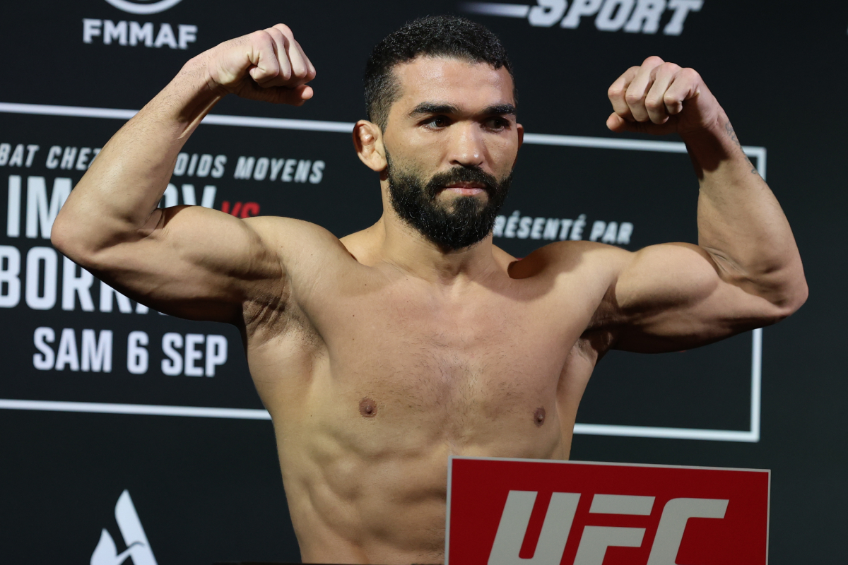 Patrício Pitbull na pesagem do UFC Paris