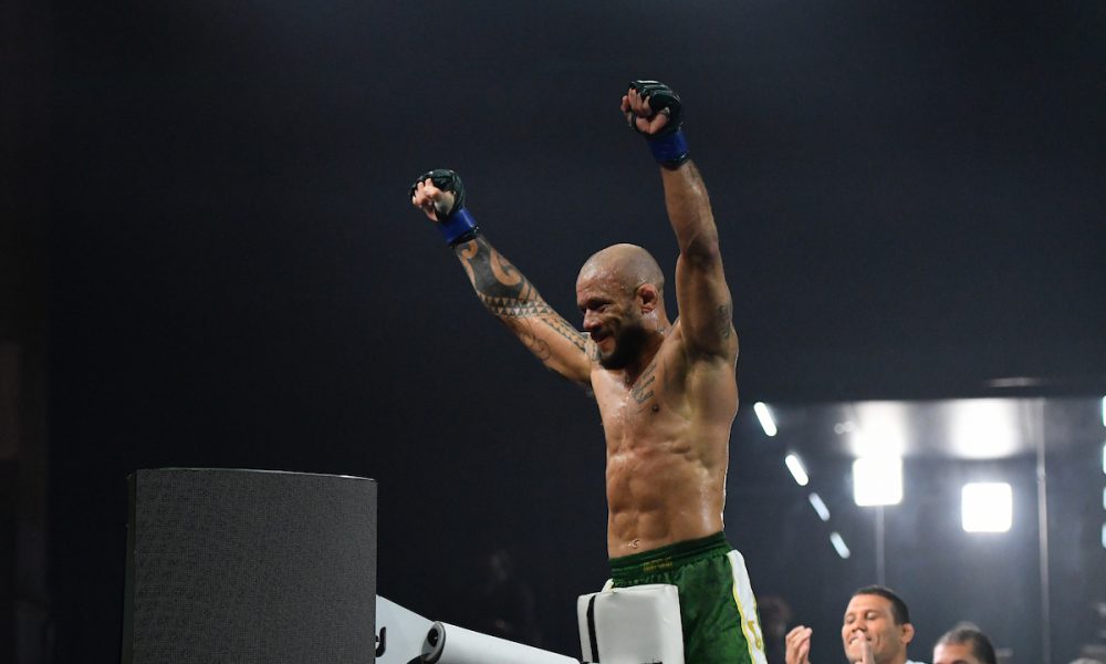 Manchinha vence Barcellos e unifica títulos do MMA na luta de abertura do Spaten Fight Night 2
