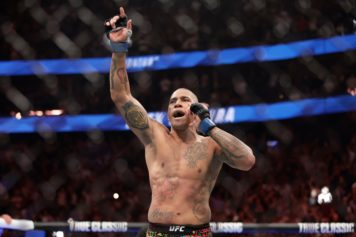 Alex Poatan celebra vitória sobre Ankalaev no UFC 320