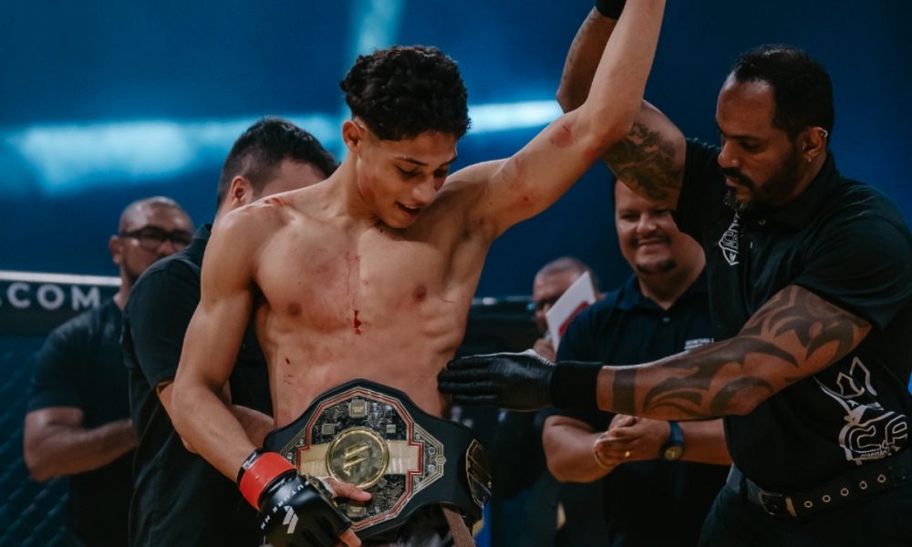 Prodígio! Aos 18 anos, Adriano Imperador conquista o cinturão peso-mosca do Future MMA
