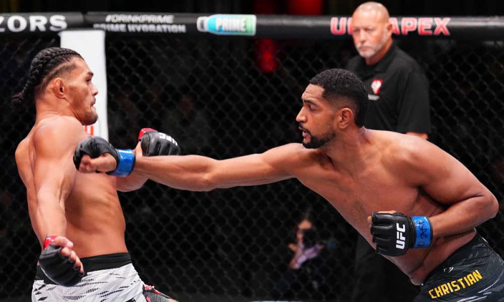 Billy Elekana e Kevin Christian em duelo no UFC Vegas 110