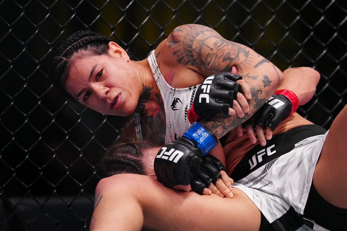 Denise Gomes venceu Tecia Pennington no UFC Vegas 111