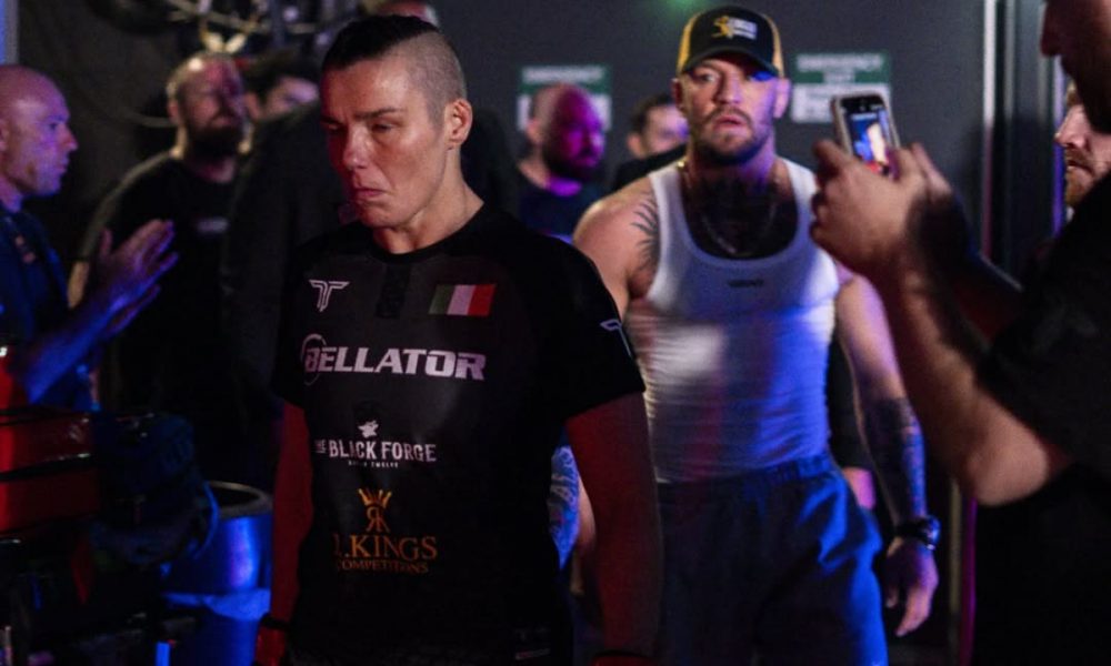 Parceira de equipe de McGregor é detida após agredir dois guardas civis em voo; veja