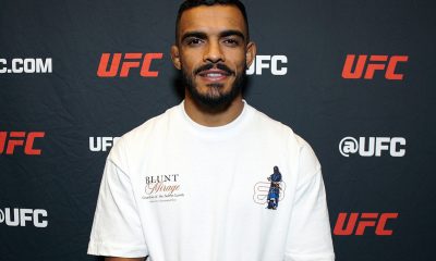 Sorridente, Ismael Bonfim posa para foto no media day do UFC Vegas 111