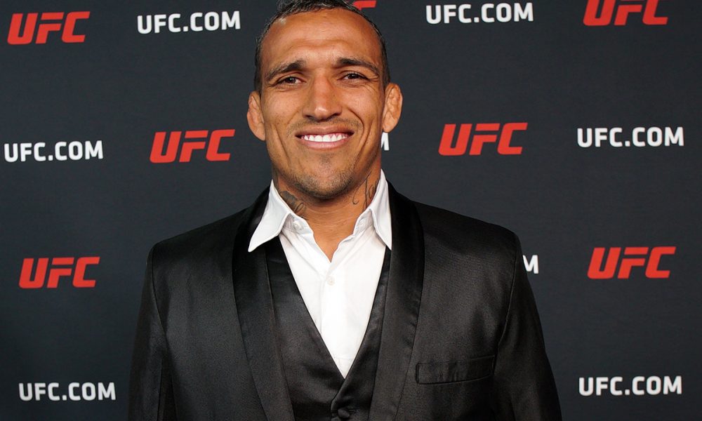 Charles Do Bronx exalta disputa pelo título BMF contra Holloway: “Gigante para o legado”