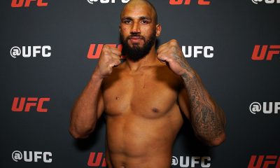 Guilherme Pat posando para foto após vitória no UFC Vegas 112