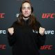 Maycee Barber posa para foto no media day do UFC 323