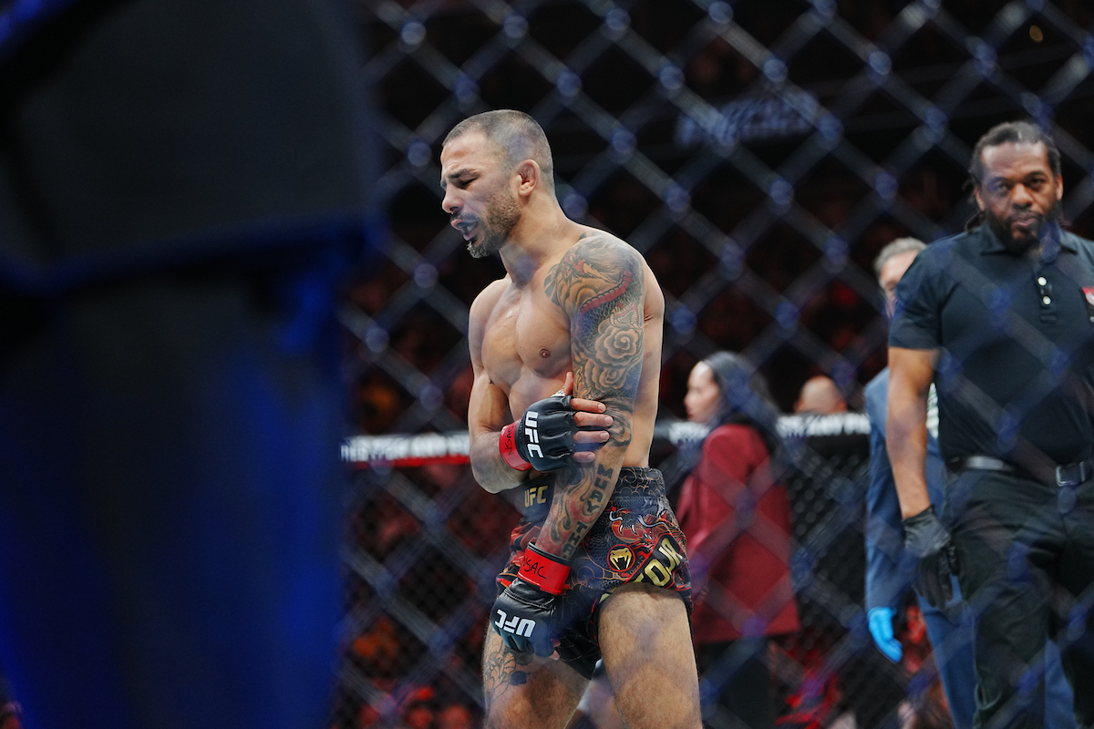 Pantoja lamenta lesão grave no braço esquerdo