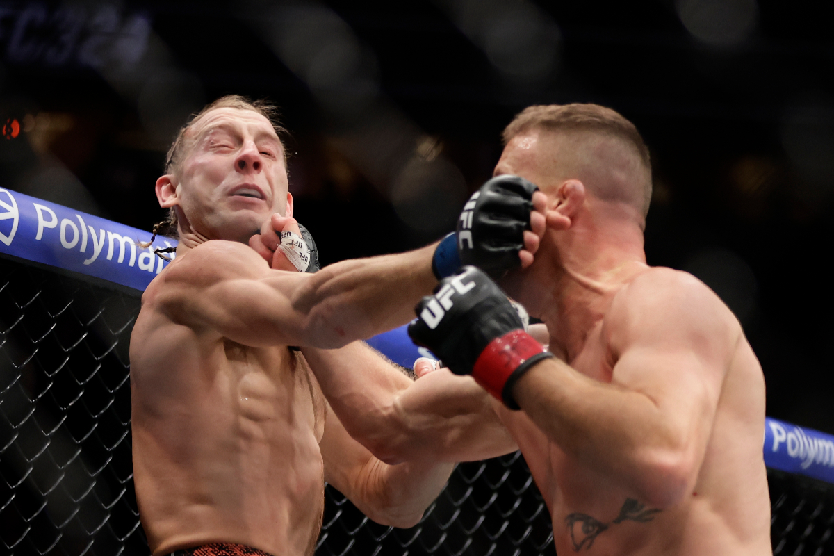Paddy Pimblett e Justin Gaethje durante luta no UFC 324