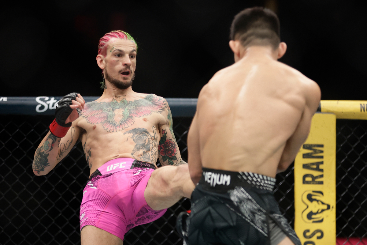 Sean O'Malley e Song-Yadong em luta no UFC 324