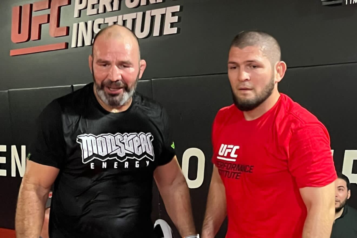 Glover Teixeira e Khabib Nurmagomedov em foto