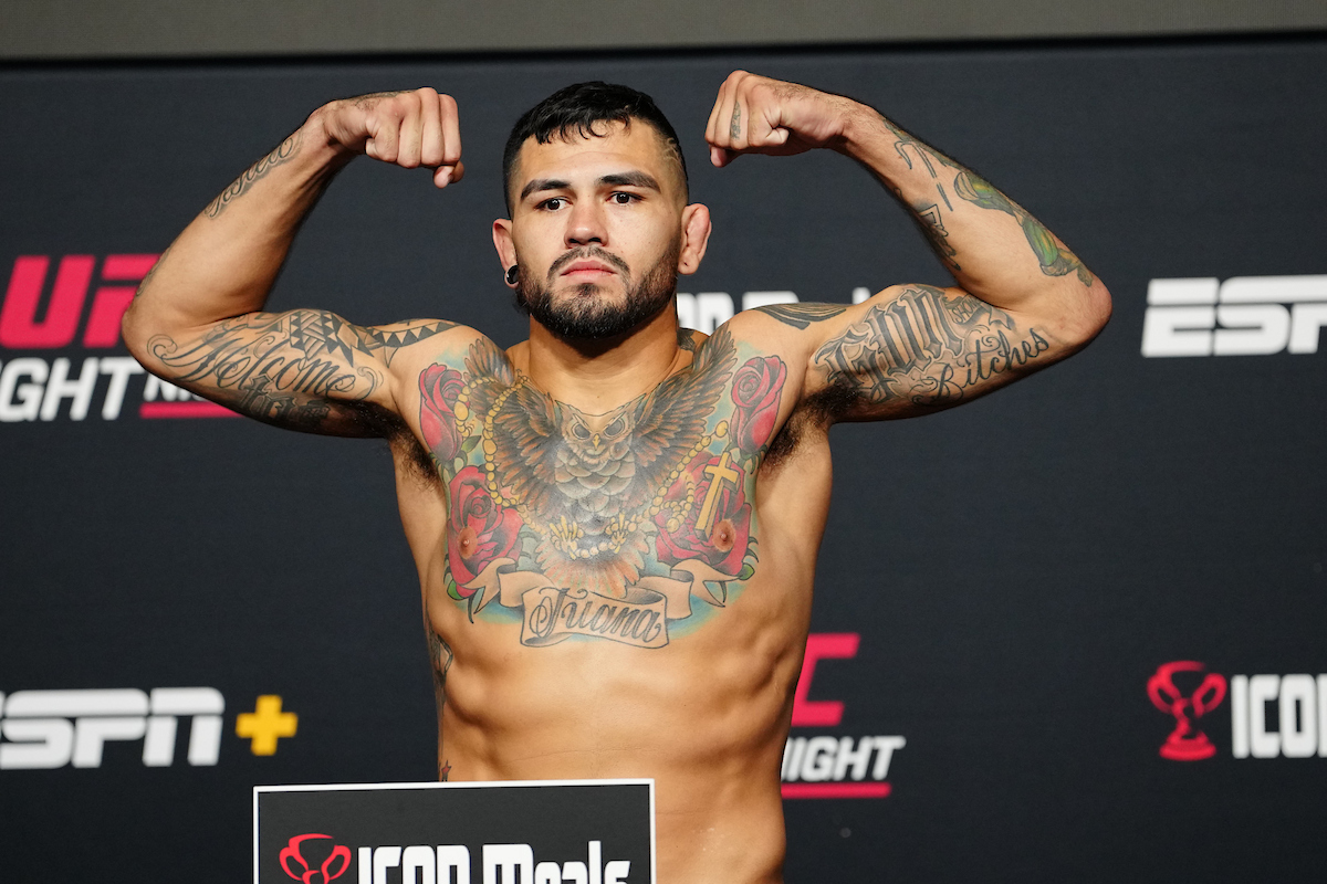 Anthony Hernandez encara Sean Strickland no UFC Houston