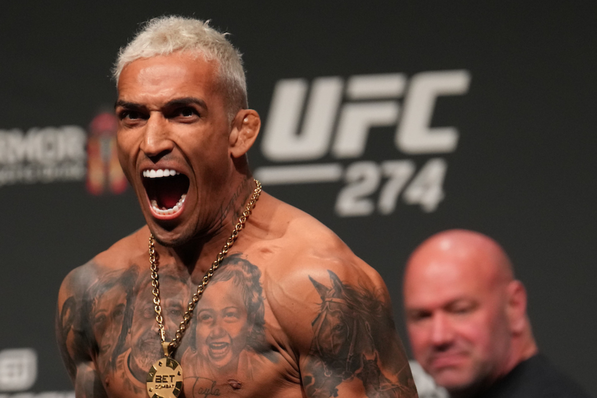 Charles Do Bronx na pesagem cerimonial do UFC 274