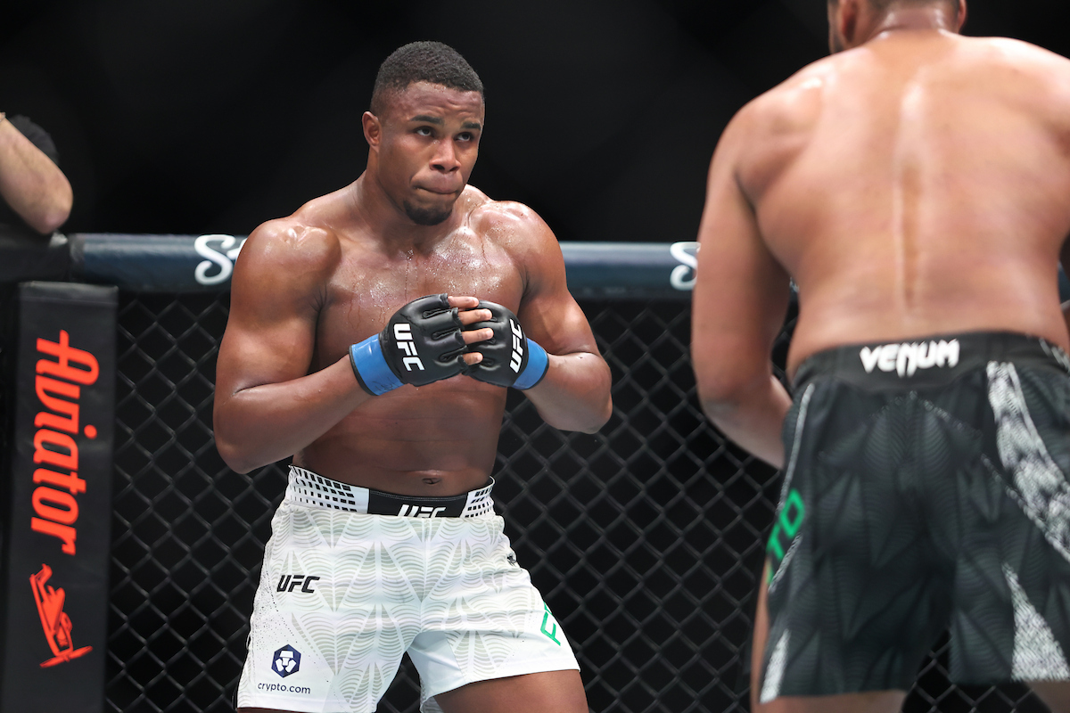 Felipe Franco foi derrotado por Mario Pinto no UFC Londres