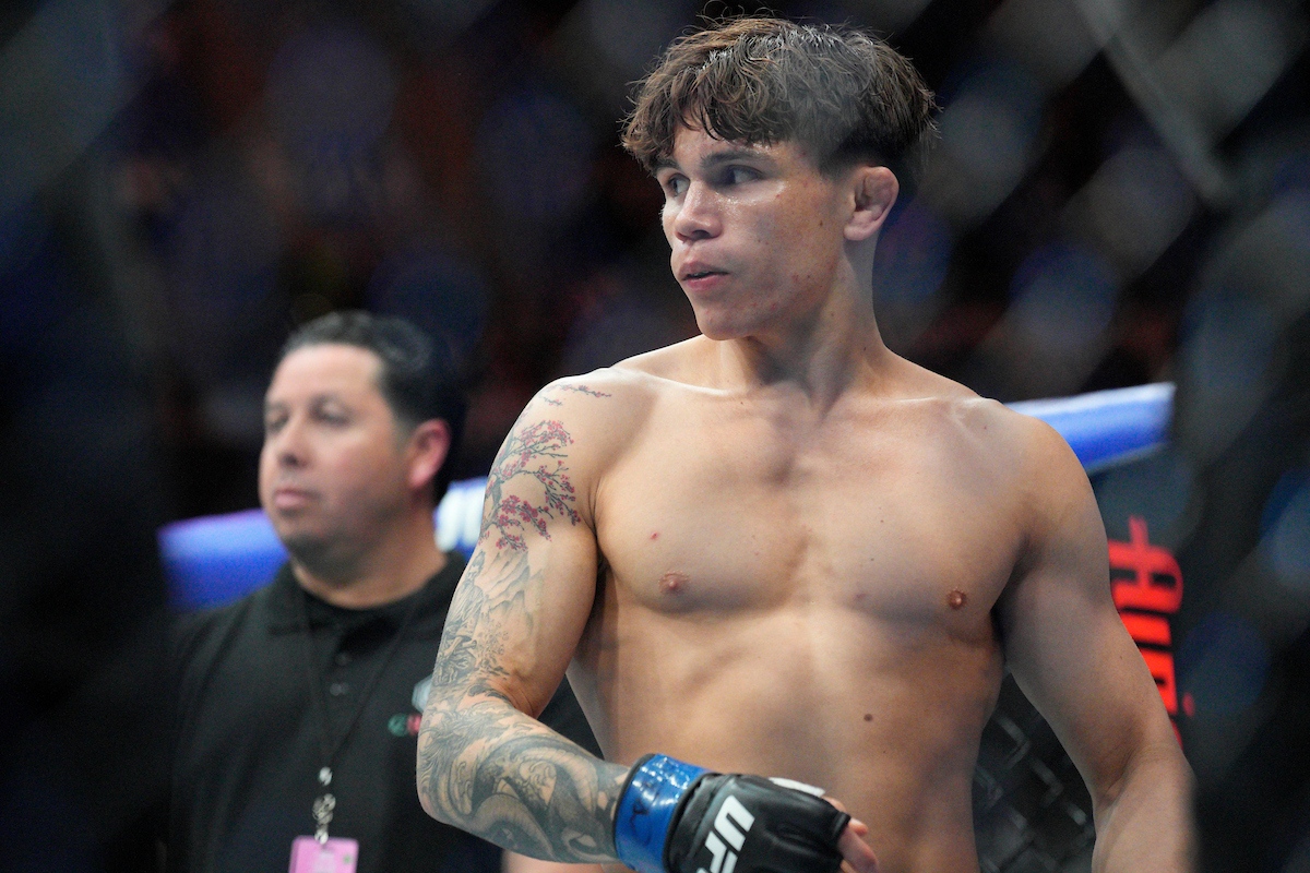 Lone'er Kavanagh brilhou no card do UFC México