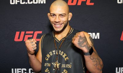 Sorridente, Rafael Bipolar posa para foto no media day do UFC 326