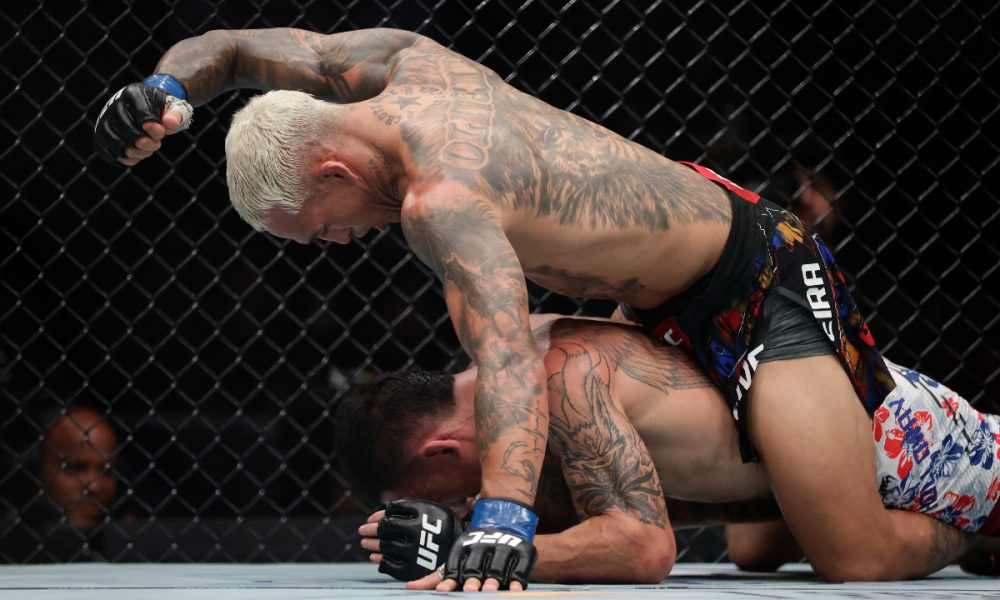 Do Bronx pega as costas de Holloway no chão