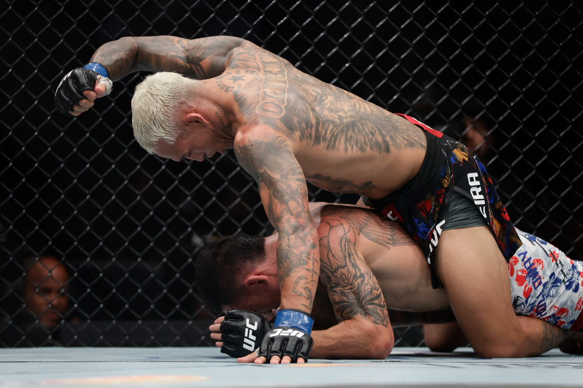 Do Bronx pega as costas de Holloway no chão