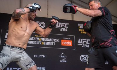 Volkanovski e Joe Lopez participam de treino aberto do UFC