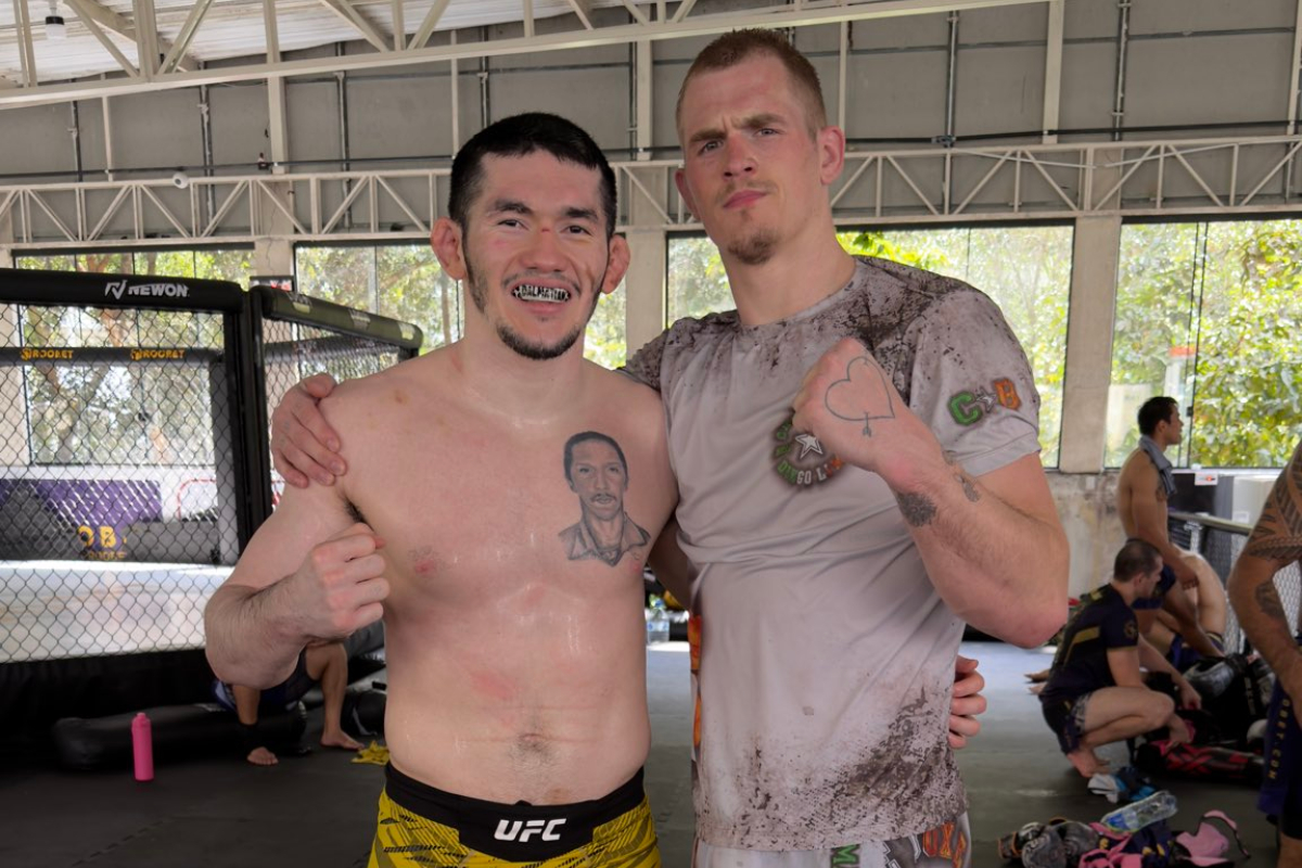 Melquizael Melk Costa e Ian Machado Garry após treino da Chute Boxe Diego Lima