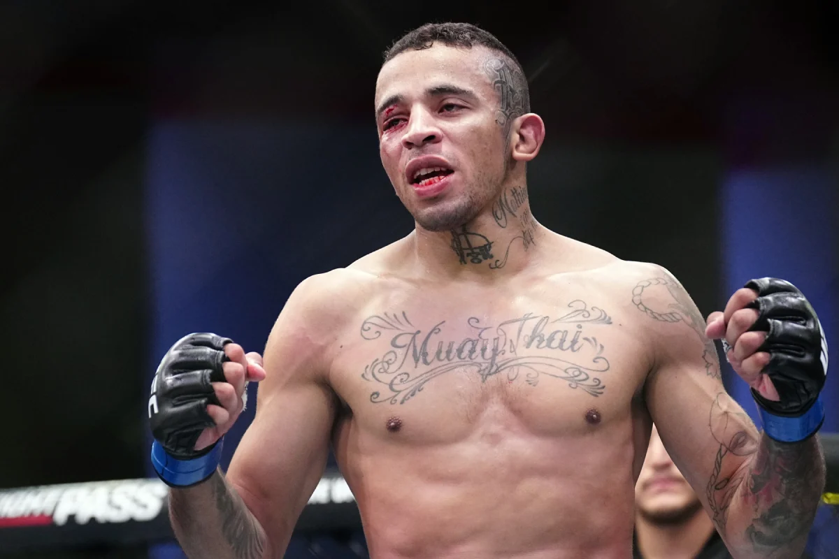 carlos-prates-ufc-vegas-86-comemoracao