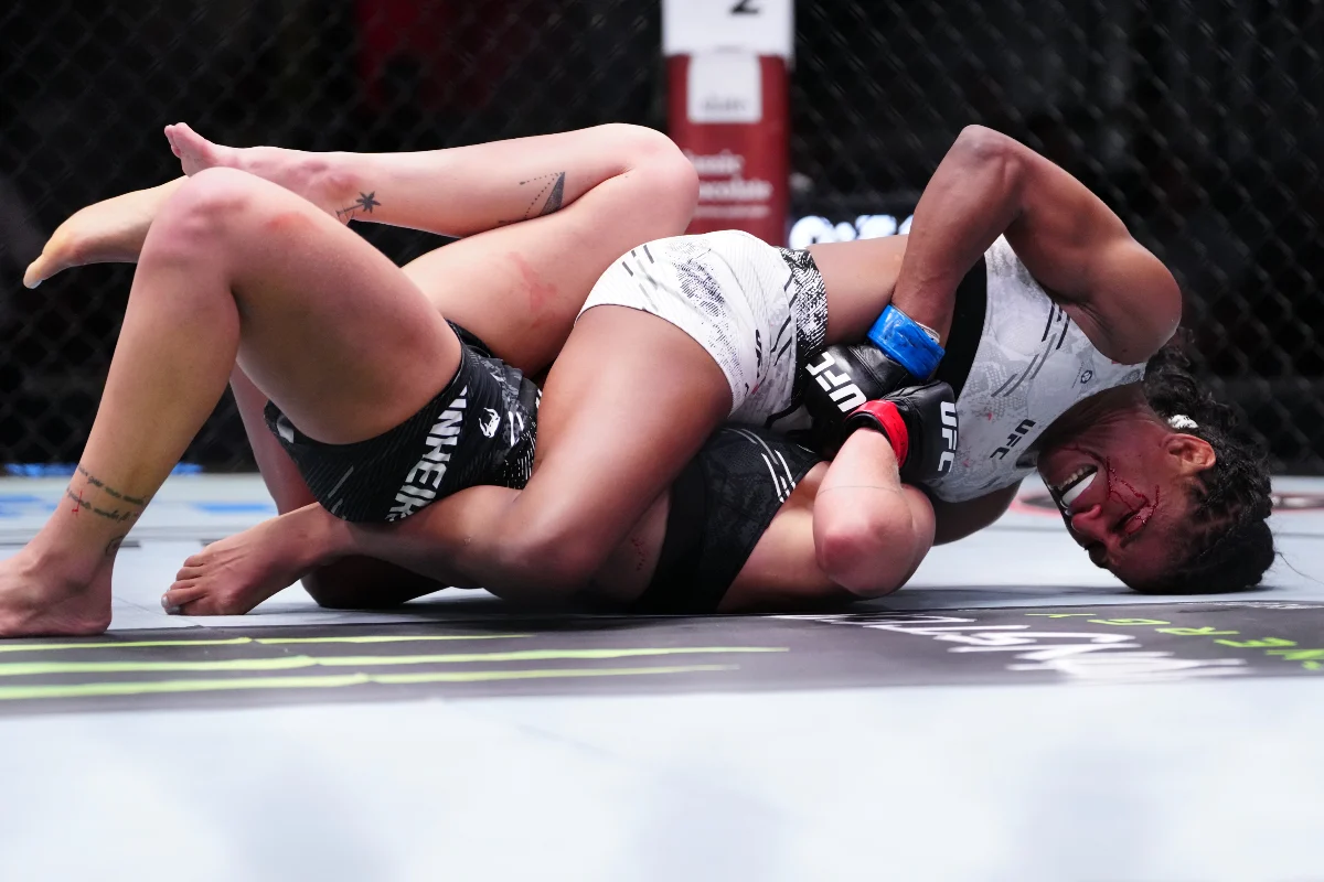 angela-hill-luana-pinheiro-ufc-vegas-92-luta