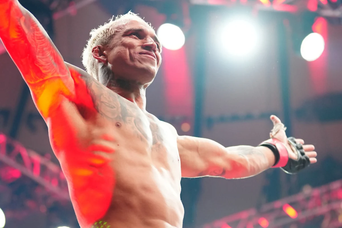 Charles-Oliveira-Comemoracao-UFC-309