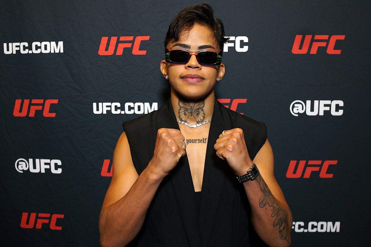 Iasmin-Lucindo-Gillian-Robertson-UFC-Vegas-112