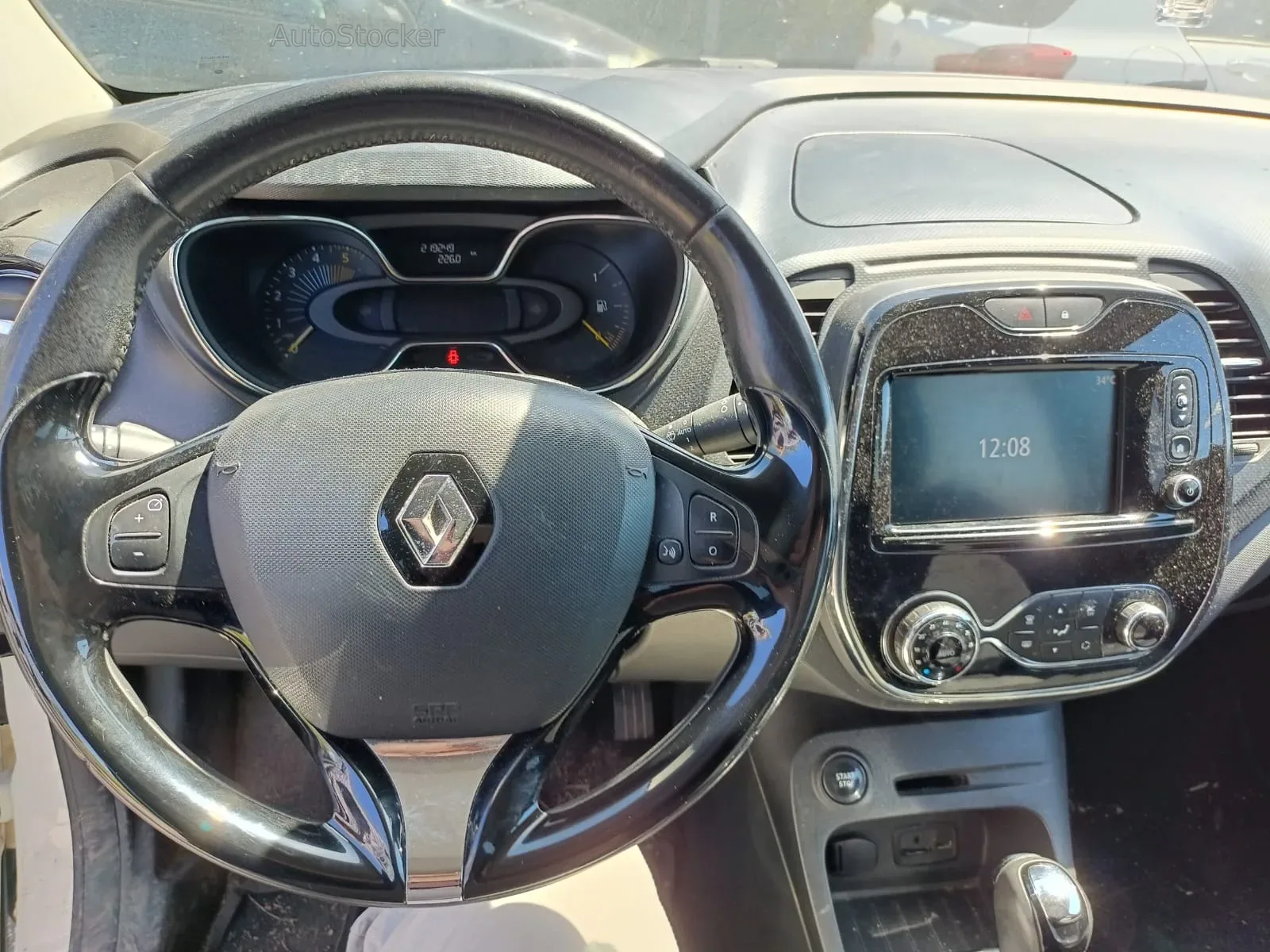 Renault Captur (2016) 10