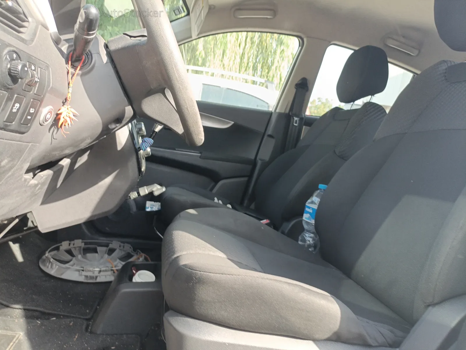 Mahindra KUV100 bifuel (2019) 12