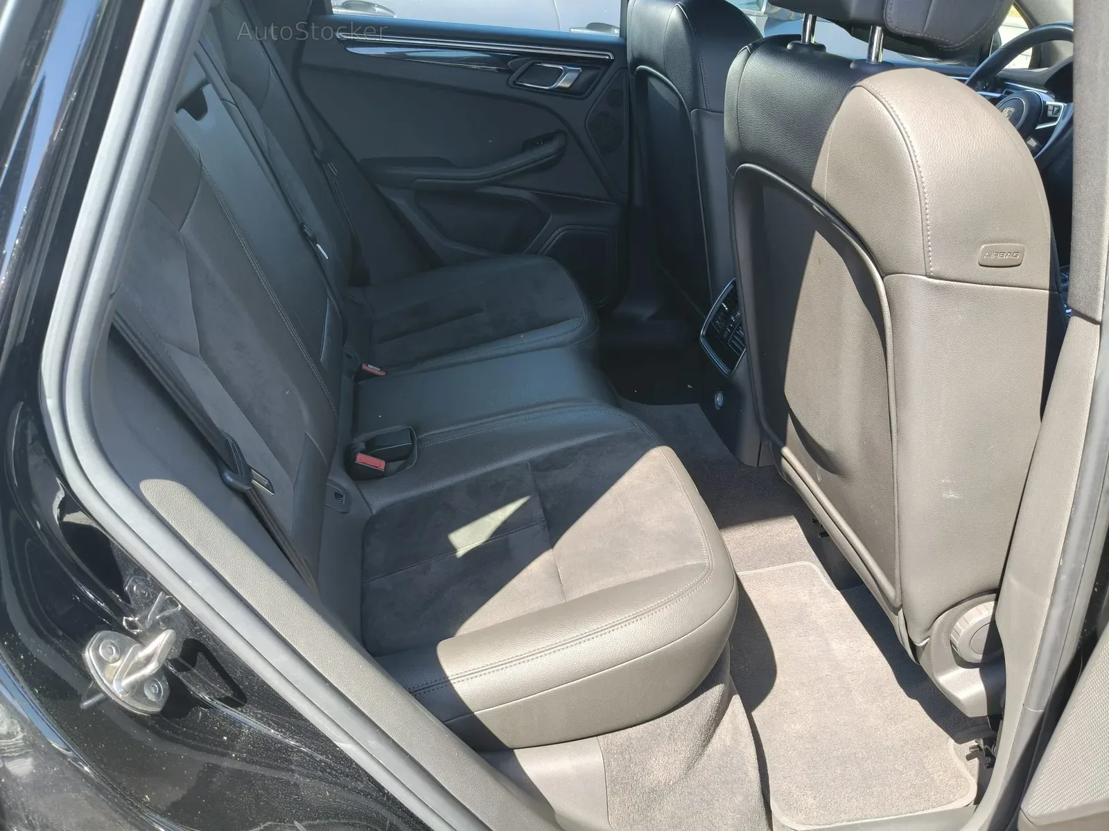 Porsche Macan S (2016) 12