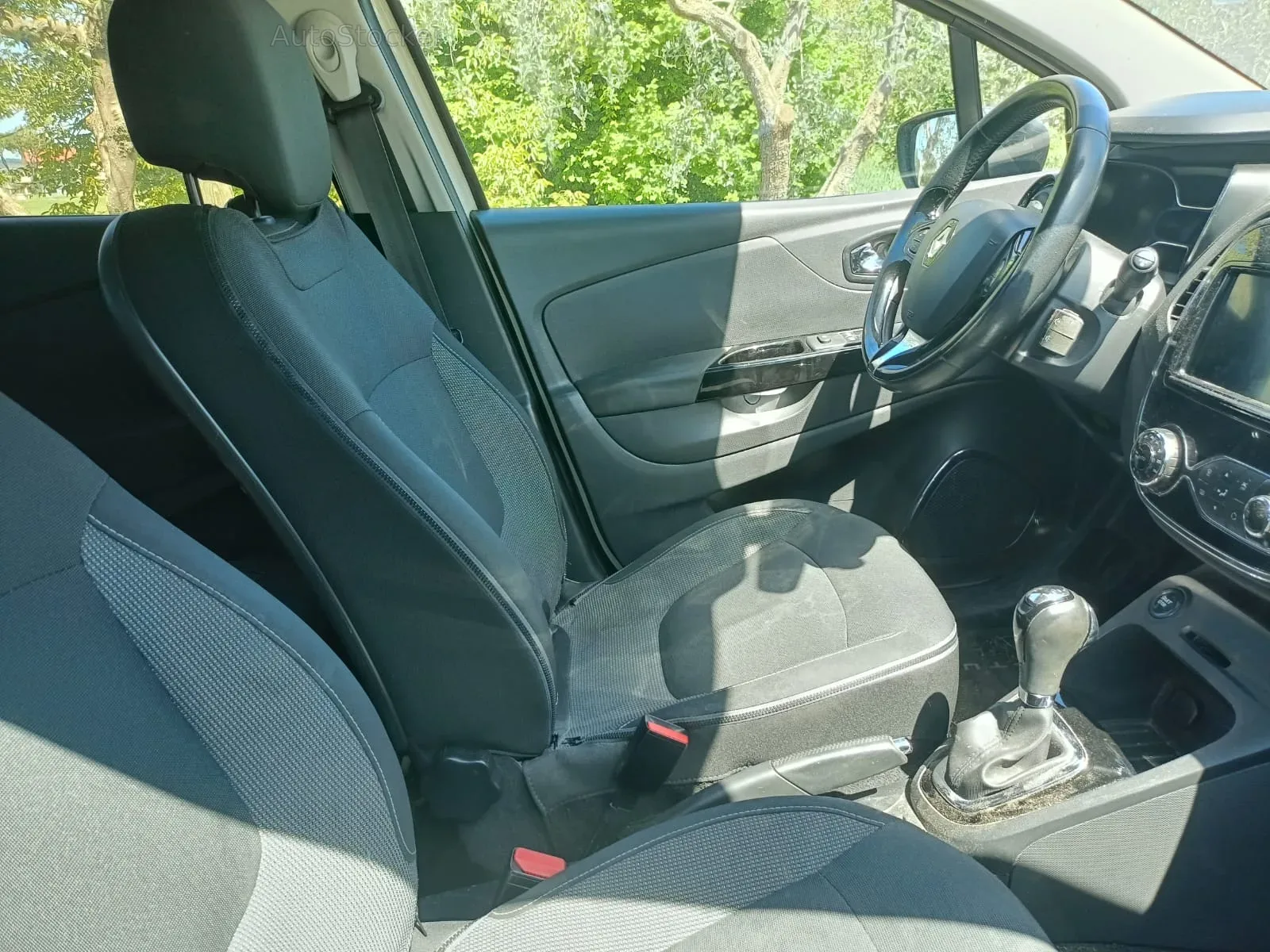 Renault Captur (2016) 13