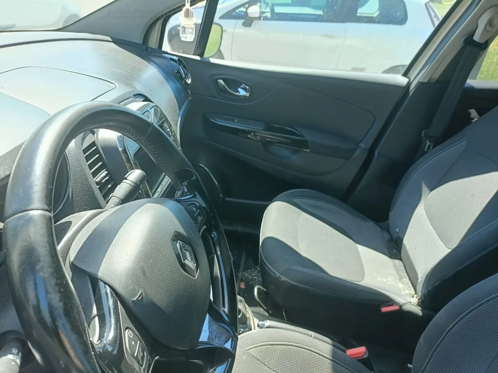 Renault Captur (2016) 15