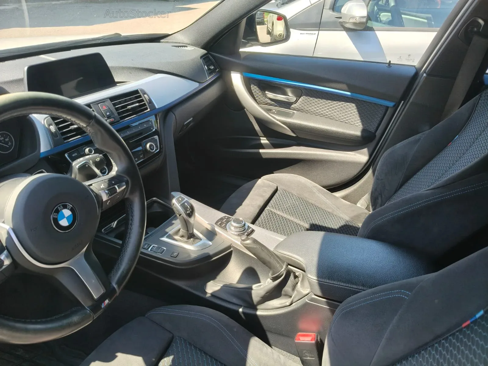 BMW 320Xd (2015) 8