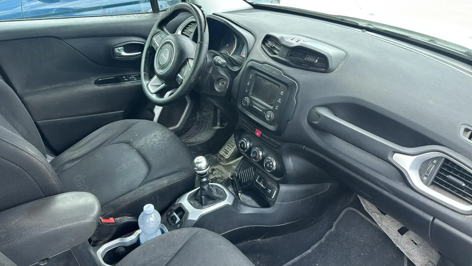 Jeep Renegade (2014) 6
