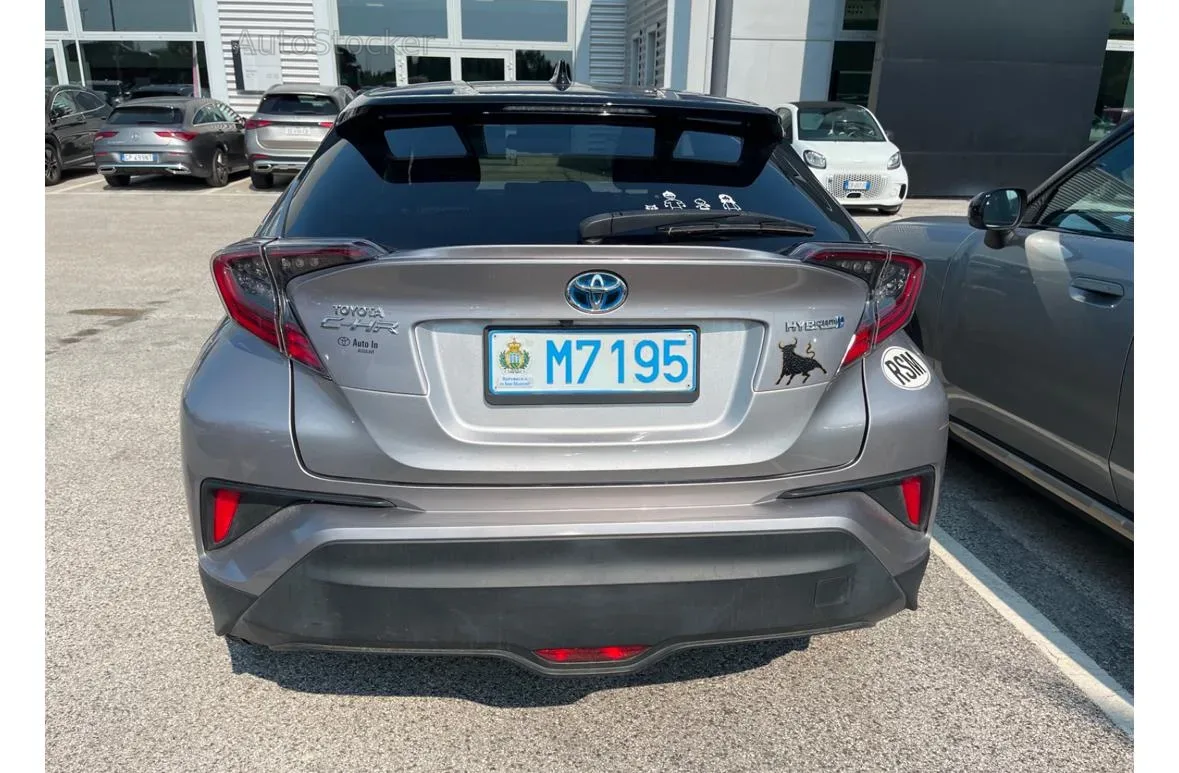 Toyota C-HR Hybrid (2017) 5