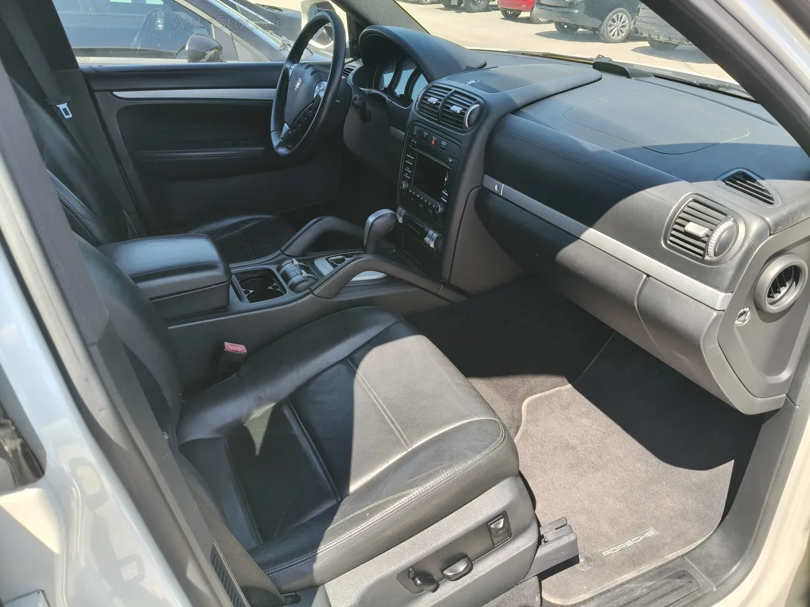 Porsche Cayenne 3.0d (2010) 8