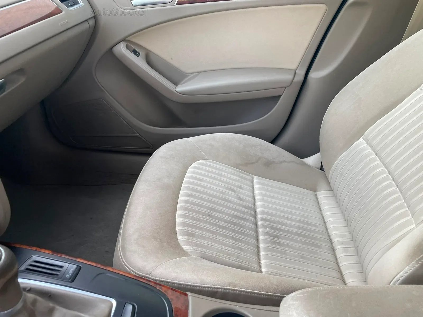 Audi A4 (2011) 9