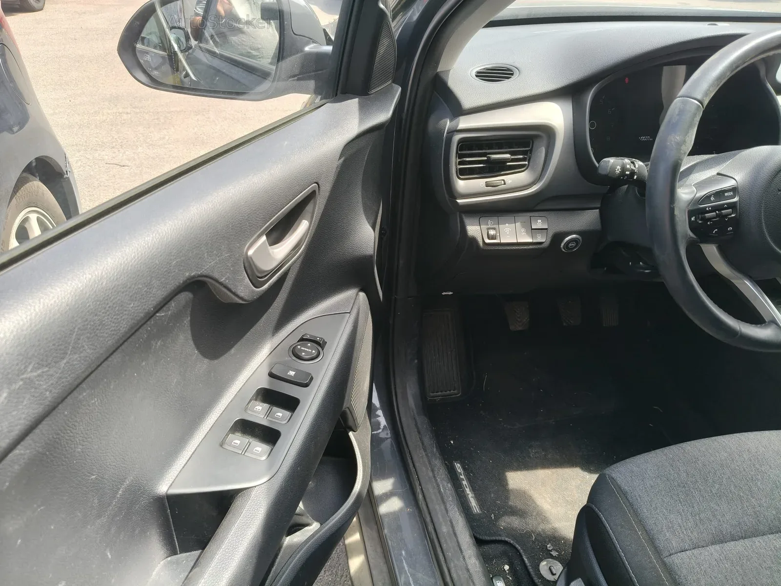 Kia Stonic 1.2 Benz/GPL (2023) 10