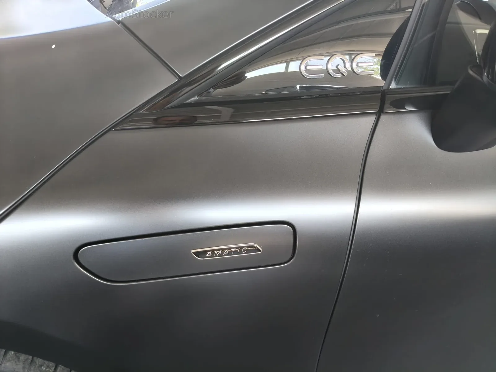 Mercedes-Benz EQE 43amg (2024) 3