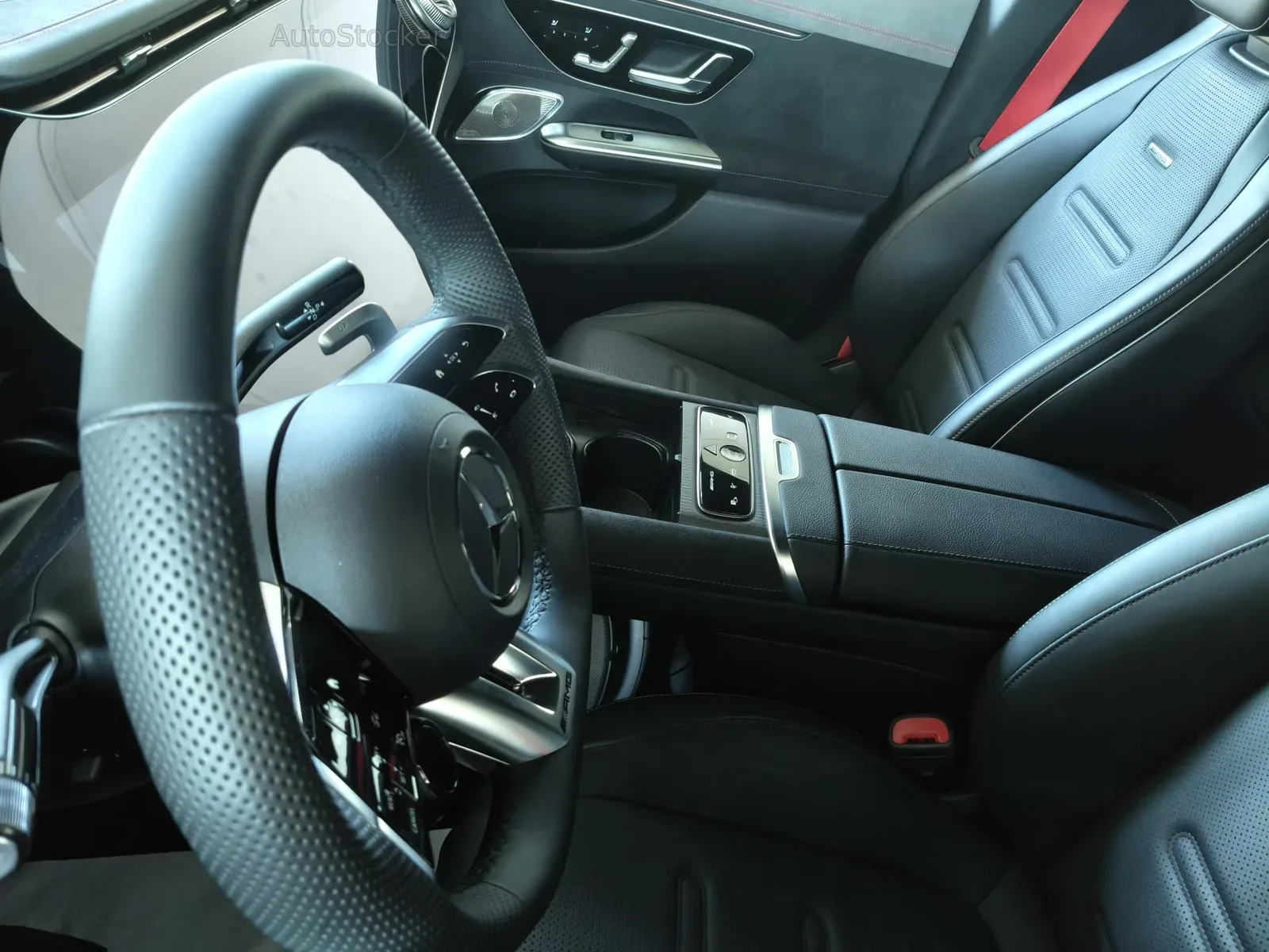 Mercedes-Benz EQE 43amg (2024) 11