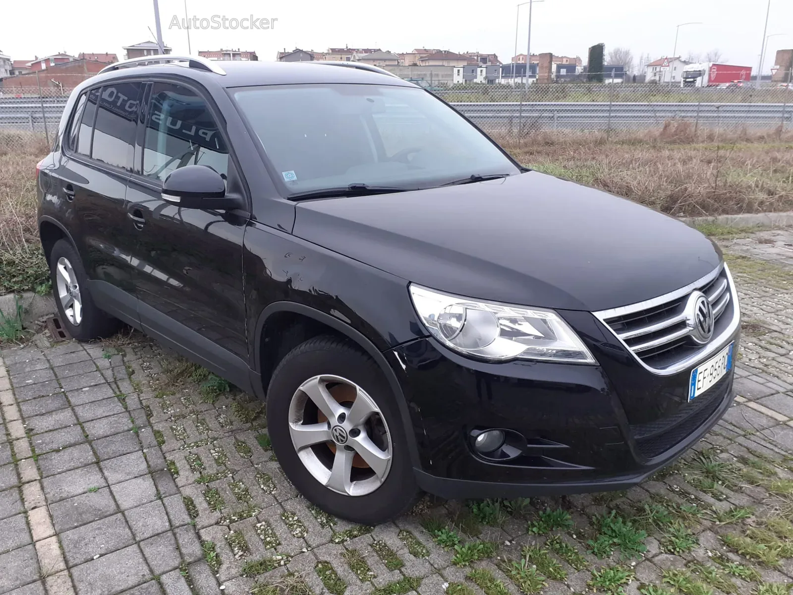 Volkswagen Tiguan (2011) 2