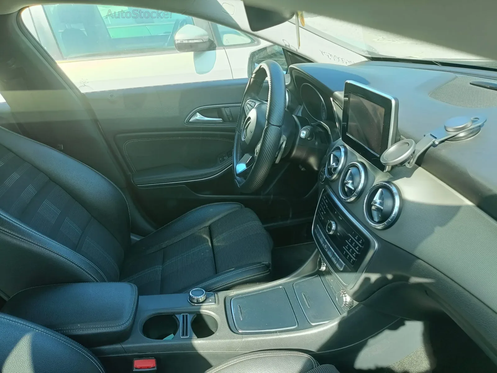 Mercedes-Benz CLA 200 (2017) 10