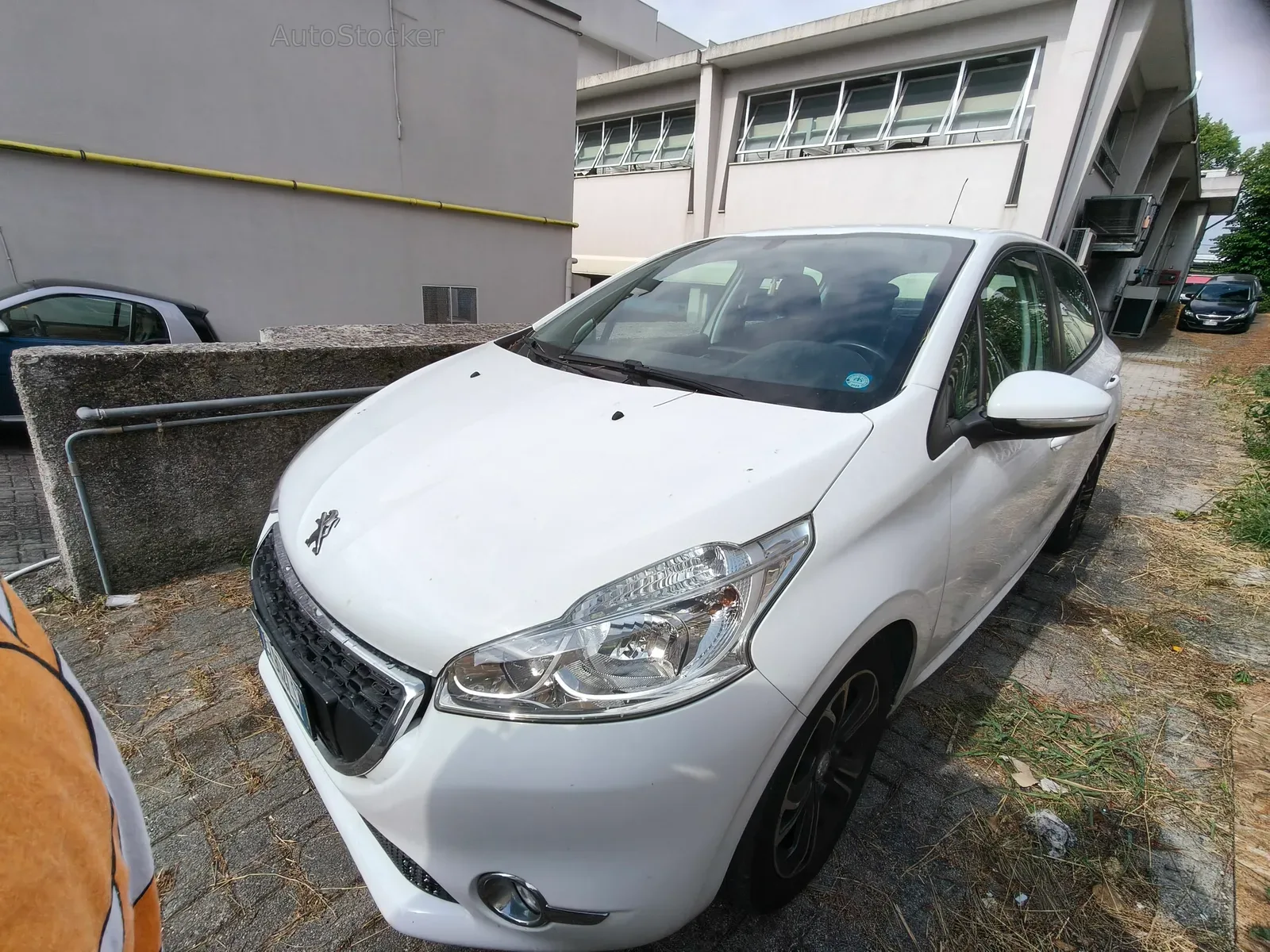 Peugeot 208 GPL (2015) 3